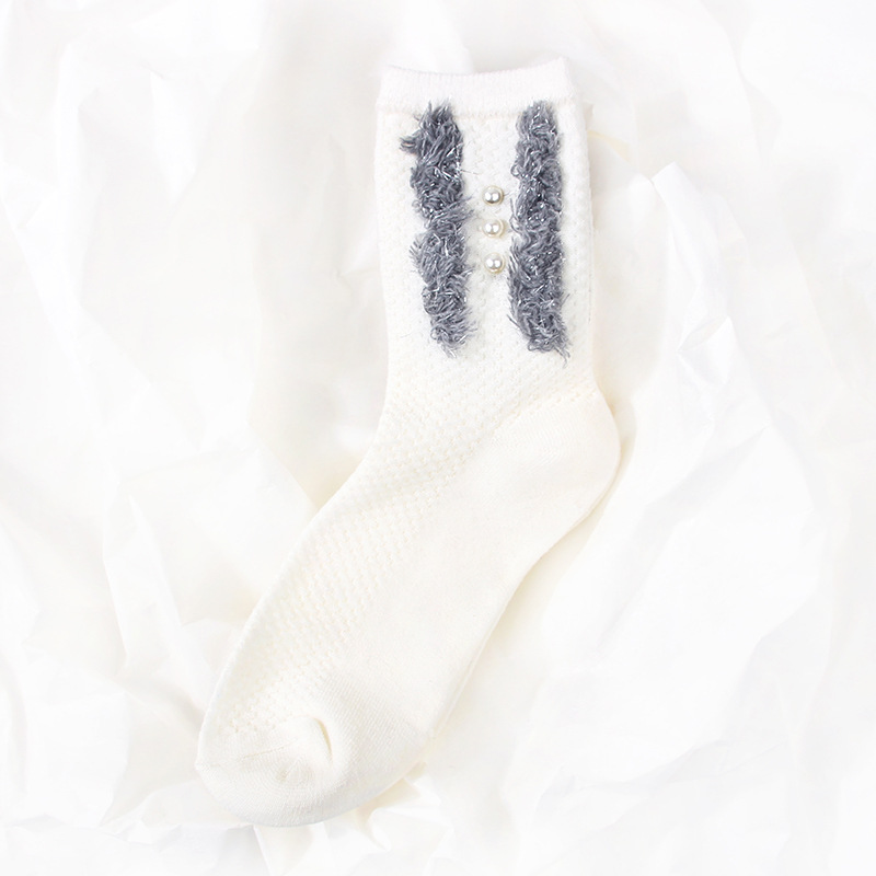 Female Winter Crew Socks Stuffed Floor Socks Warm Pearl Cotton Socks Wholesale Fluffy Fuzzy Socks